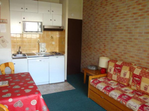 Studio avec Balcon en Centre-ville, Parking Privé - Près du Téléphérique - FR-1-464-129